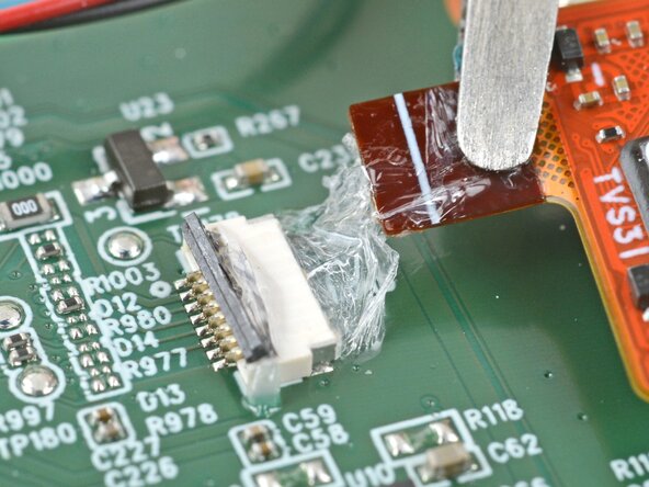 Kobo Clara BW (P365) Screen Replacement, Disconnect the digitizer cable: crwdns2935265:016crwdnd2935265:03crwdnd2935265:03crwdne2935265:0