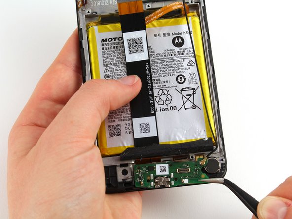 Motorola Moto E6 Play Display Assembly Replacement: crwdns2935265:010crwdnd2935265:03crwdnd2935265:03crwdne2935265:0