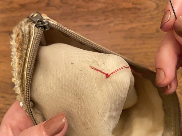 How to Replace Sequins or Beads: crwdns2935265:09crwdnd2935265:02crwdnd2935265:02crwdne2935265:0