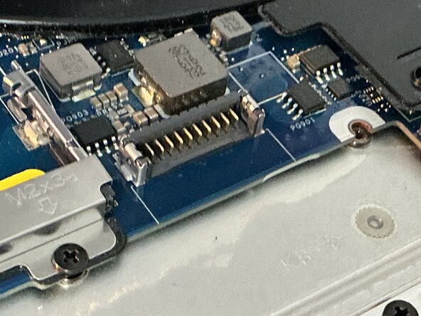 Dell Latitude E7470 Swollen Battery Replacement, Inserting the new battery: crwdns2935265:05crwdnd2935265:02crwdnd2935265:02crwdne2935265:0