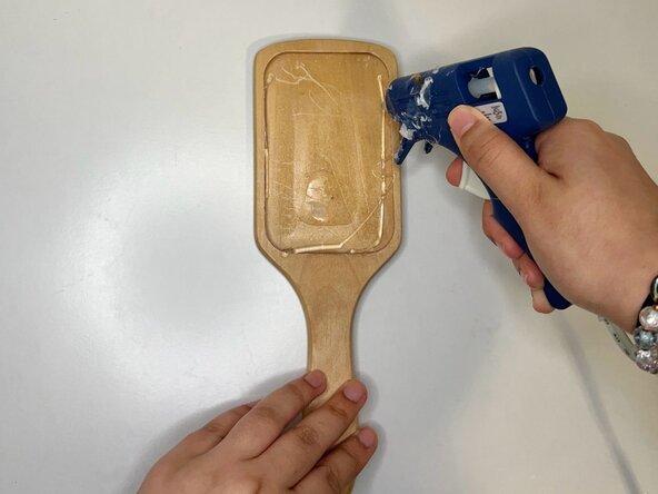 How to Repair a Detached Hairbrush Bristle Pad: crwdns2935265:04crwdnd2935265:02crwdnd2935265:03crwdne2935265:0