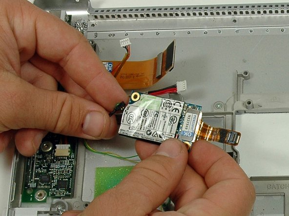 PowerBook G4 Aluminum 15" 1.67 GHz Lower Case Replacement: stap 0, afbeelding 2 van 2