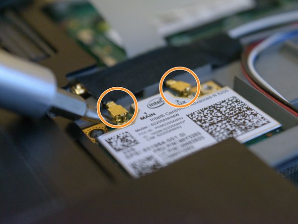 Lenovo ThinkPad T530 WAN Card Replacement, Disconnecting the WAN Card: crwdns2935265:015crwdnd2935265:02crwdnd2935265:03crwdne2935265:0