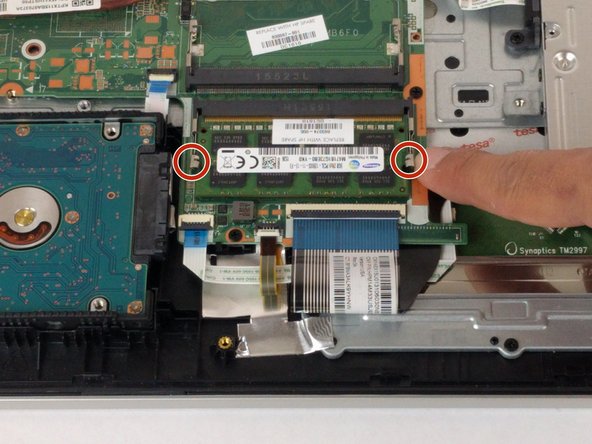 HP Pavilion 15-ab243cl RAM Stick Replacement: stap 0, afbeelding 2 van 3