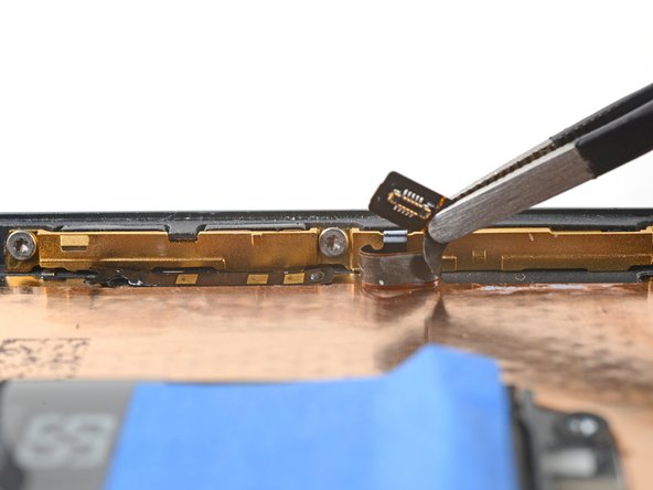 Google Pixel Fold Fingerprint Sensor Replacement, Reposition the cable: 61 단계, 이미지 3개 중 2개