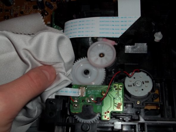 How to clean Magnavox MWD200F gears: crwdns2935265:013crwdnd2935265:02crwdnd2935265:02crwdne2935265:0