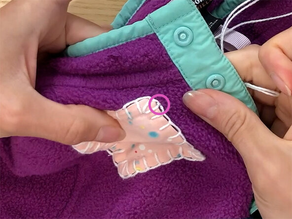 Blanket Stitch on a Patch, Finish the stitch: crwdns2935265:010crwdnd2935265:03crwdnd2935265:03crwdne2935265:0