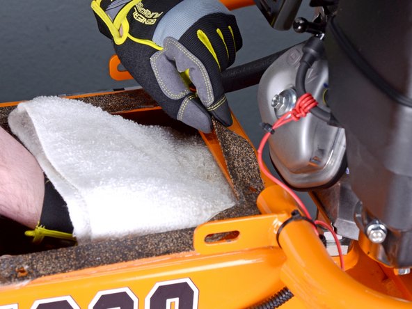 Barreto Tillers E1320HTRLR 2016 Wheel Drive Motor Replacement, Remove the old gasket: crwdns2935265:016crwdnd2935265:02crwdnd2935265:03crwdne2935265:0