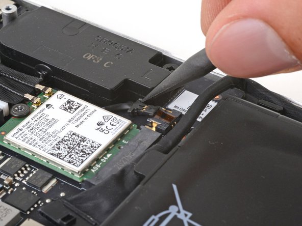 Razer Blade 15" (2020) Speakers Replacement, Disconnect the left speaker: crwdns2935265:011crwdnd2935265:03crwdnd2935265:03crwdne2935265:0