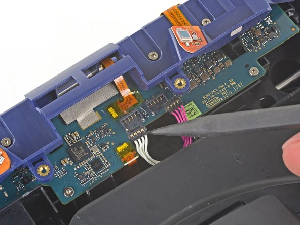 HTC Vive Pro Motherboard Replacement: crwdns2935265:021crwdnd2935265:03crwdnd2935265:03crwdne2935265:0