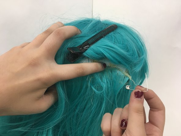 How to Fix a Broken Wig: crwdns2935265:08crwdnd2935265:02crwdnd2935265:03crwdne2935265:0