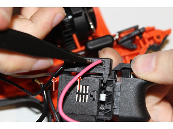 Black and Decker BDEDMT Circuit Board Replacement: crwdns2935265:04crwdnd2935265:02crwdnd2935265:03crwdne2935265:0