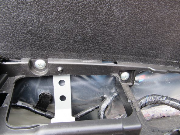 2009 Subaru Impreza WRX Front Door Panel Replacement: stap 0, afbeelding 2 van 2