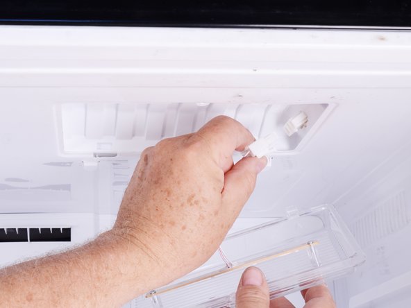 LG Refrigerator Model LFX25973 Freezer Light Replacement, Remove the freezer light: crwdns2935265:09crwdnd2935265:02crwdnd2935265:03crwdne2935265:0