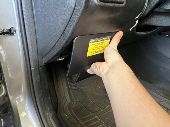 2021 Kia Rio Driver Side Fuse Replacement: stap 0, afbeelding 2 van 3