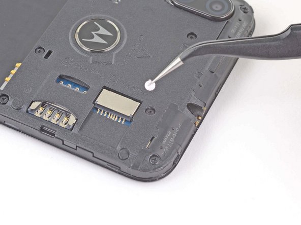 Motorola Moto E6 Plus Motherboard Replacement, Remove the white sticker: crwdns2935265:07crwdnd2935265:02crwdnd2935265:02crwdne2935265:0