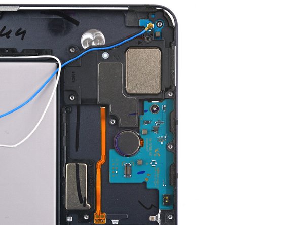 Samsung Galaxy Tab S7 Plus Loudspeaker Assembly Replacement, Unfasten the antenna board: crwdns2935265:042crwdnd2935265:02crwdnd2935265:02crwdne2935265:0