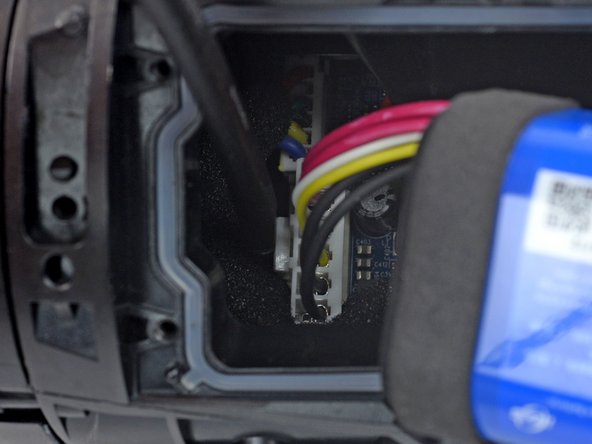 JBL Charge 5 Motherboard Replacement, Battery connector information: crwdns2935265:09crwdnd2935265:03crwdnd2935265:03crwdne2935265:0