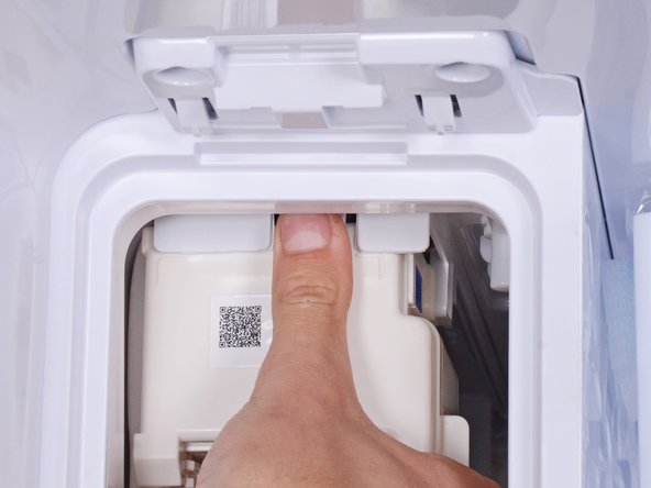 Samsung Refrigerator Icemaker Assembly Replacement: crwdns2935265:013crwdnd2935265:02crwdnd2935265:03crwdne2935265:0