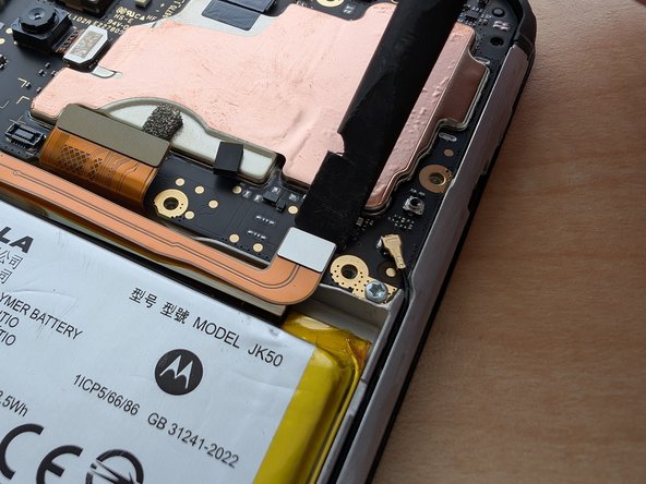 Motorola Moto G Play (2023) Teardown, Remove connections: crwdns2935265:06crwdnd2935265:03crwdnd2935265:03crwdne2935265:0