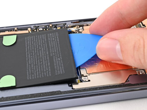 Google Pixel 10 Pro Fold Flip and Base Battery Replacement: step 27, image 3 of 3