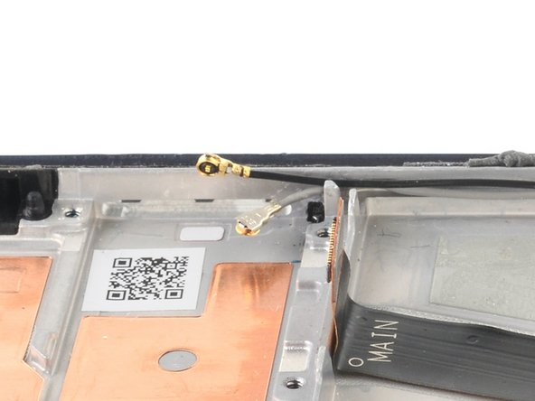 Motorola Moto G Play (2021) Screen Replacement, Remove the antenna cables: crwdns2935265:042crwdnd2935265:03crwdnd2935265:03crwdne2935265:0
