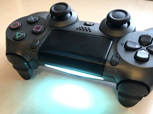 El diseño original del DualShock 4 tuvo casi un detector de mentiras