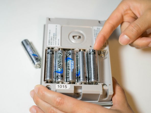 IQ AMERICA VD-8810L Battery Replacement: crwdns2935265:03crwdnd2935265:02crwdnd2935265:03crwdne2935265:0