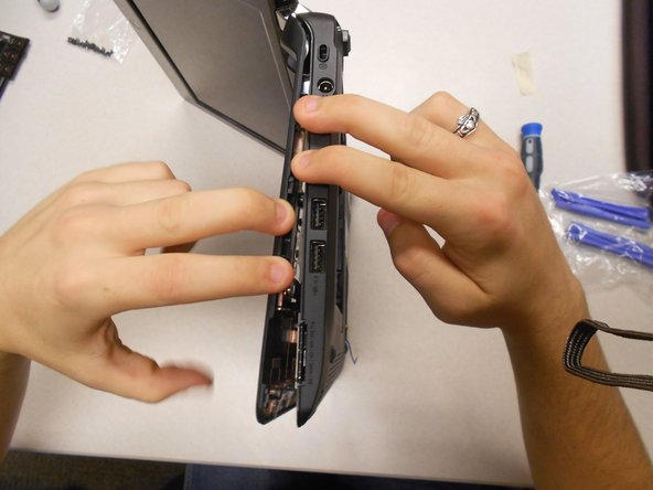 Gateway KAV60 LT2016U Netbook Cooling Fan Replacement: crwdns2935265:07crwdnd2935265:02crwdnd2935265:03crwdne2935265:0