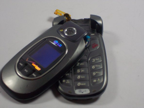 LG VX8300 Screen Housing Replacement: crwdns2935265:08crwdnd2935265:02crwdnd2935265:02crwdne2935265:0