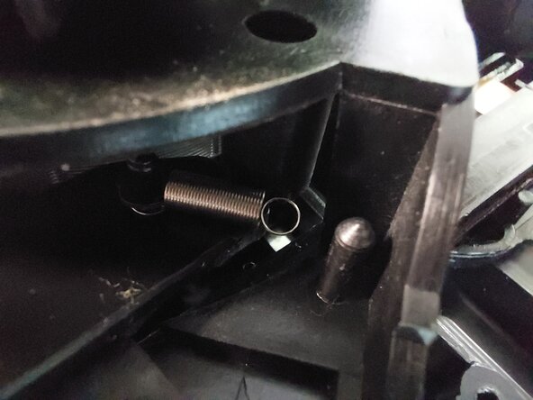 Changement pignon projecteur Kennex 5004, Dépose de l'ensemble roue pleine-pignon: étape 8, image 3 de 3