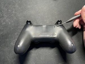 Cómo arreglar la desviación del joystick izquierdo en un controlador  DualShock PS4 sin soldar - Guía de reparación iFixit