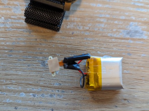 Pebble Time Steel Battery Replacement, Insulating Solder Points: 18 단계, 이미지 2개 중 2개