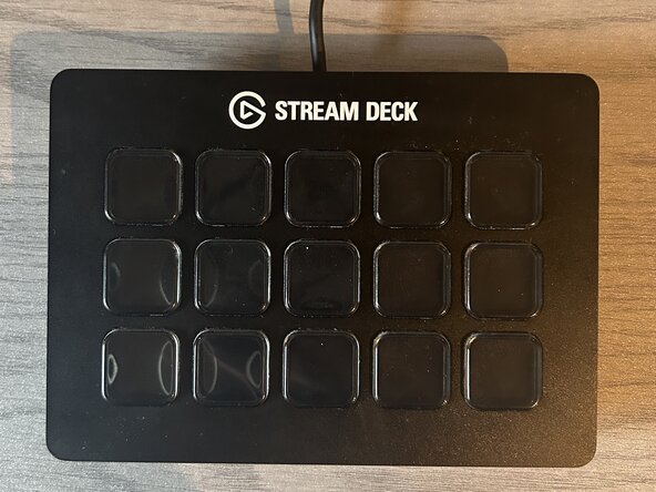 Elgato Stream Deck Classic Teardown, Take off front cover: crwdns2935265:01crwdnd2935265:01crwdnd2935265:02crwdne2935265:0