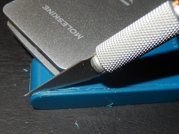 Moleskine Journey Travel Light Teardown, Trying to open the case from the back: crwdns2935265:04crwdnd2935265:02crwdnd2935265:03crwdne2935265:0