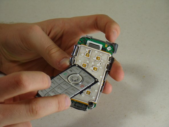 Motorola E815 Keypad Replacement: crwdns2935265:08crwdnd2935265:03crwdnd2935265:03crwdne2935265:0