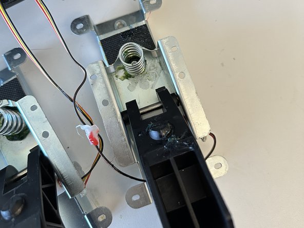 Thrustmaster T3PA Pedal Spring Replacement: crwdns2935265:04crwdnd2935265:02crwdnd2935265:03crwdne2935265:0