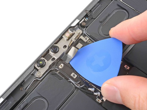 iPad Pro 11" 1st Gen Front Camera Assembly Replacement, Separate the camera cable adhesive: stap 0, afbeelding 2 van 3