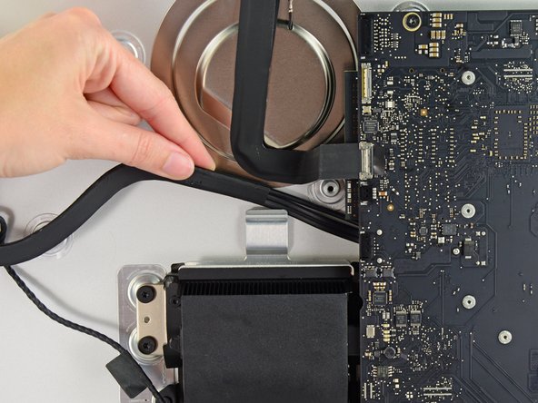 iMac Intel 21.5" EMC 2638 Blade SSD Replacement: crwdns2935265:052crwdnd2935265:03crwdnd2935265:03crwdne2935265:0