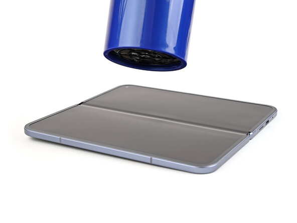 Google Pixel 10 Pro Fold Flip and Base Battery Replacement, Soften the flip battery adhesive: step 42, image 1 of 1