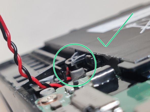 Lenovo ThinkPad X1 Carbon 6th Gen CMOS Battery Replacement, Check the fit of the new CMOS battery: crwdns2935265:07crwdnd2935265:02crwdnd2935265:03crwdne2935265:0