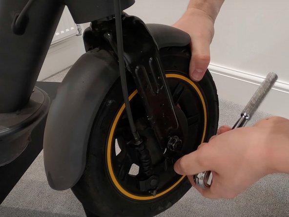 Segway Ninebot Max Front Tire Repacement: crwdns2935265:04crwdnd2935265:02crwdnd2935265:02crwdne2935265:0