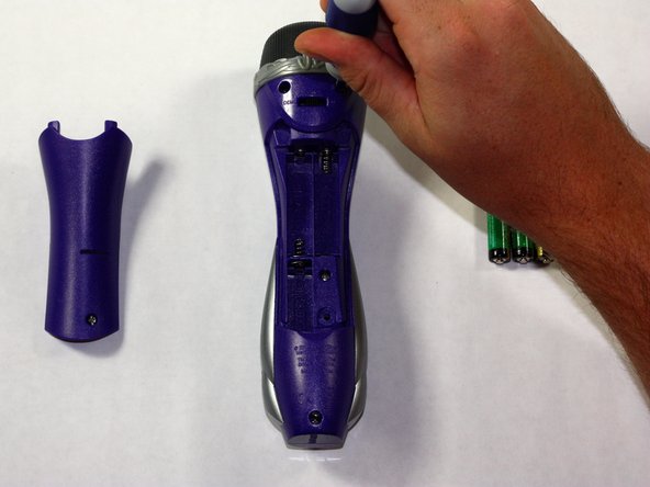 Justin Bieber Concert Microphone Speaker Replacement, Removing back half of device: crwdns2935265:03crwdnd2935265:02crwdnd2935265:02crwdne2935265:0