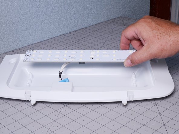 LG Refrigerator Model LFX25973 Refrigerator Light Replacement: crwdns2935265:011crwdnd2935265:02crwdnd2935265:02crwdne2935265:0