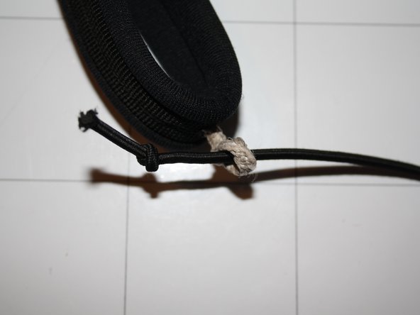 Ozone Acro Brake Handles Installation, Brake handle bungee installation - Part 2: crwdns2935265:08crwdnd2935265:03crwdnd2935265:03crwdne2935265:0