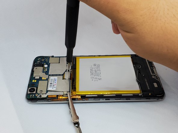 Orbic Wonder Screen Replacement: step 3, image 2 of 3