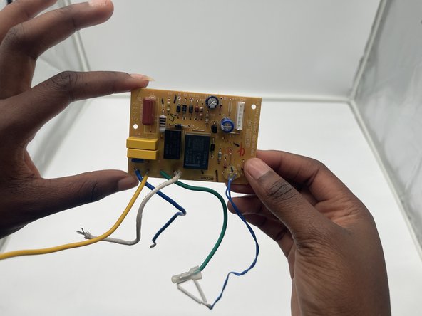 Cuisinart DGB-650 Motherboard Replacement: crwdns2935265:06crwdnd2935265:03crwdnd2935265:03crwdne2935265:0