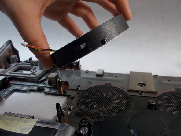 Toshiba Qosmio X305-Q704 Fan Replacement: crwdns2935265:018crwdnd2935265:02crwdnd2935265:02crwdne2935265:0