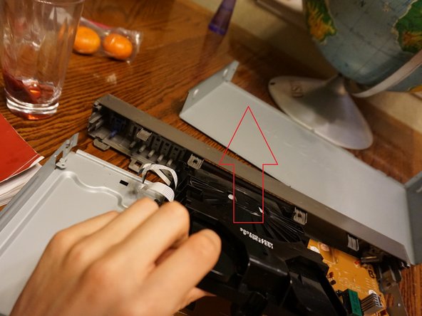 Samsung DVD-P231 DVD Player Progressive Scan Digital Video Teardown: step 7, image 1 of 2