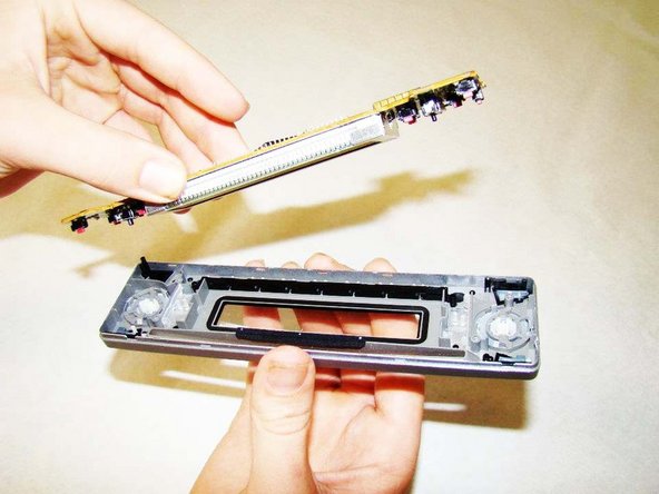 Sony Xplod CDX-MP30 Front Screen Motherboard Replacement: crwdns2935265:05crwdnd2935265:02crwdnd2935265:02crwdne2935265:0